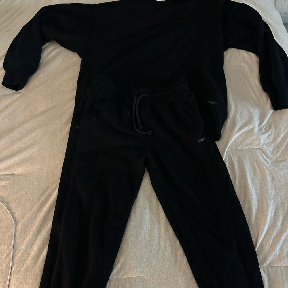 Aritzia TNA SweatFleece Sweat Set